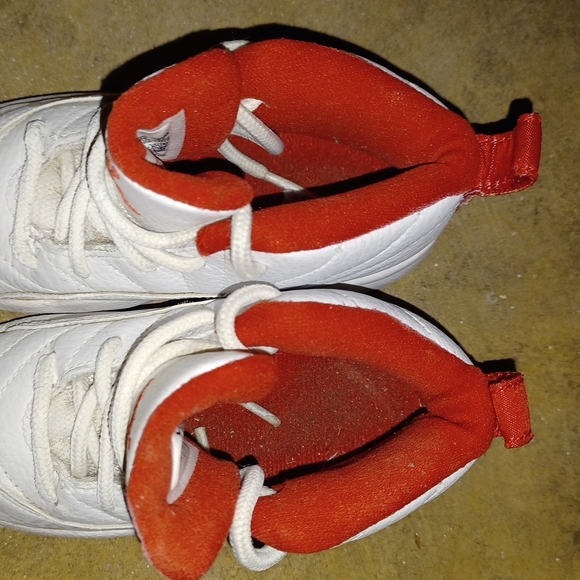 Retro Jordan 12s "flu game" - Picture 8 of 9